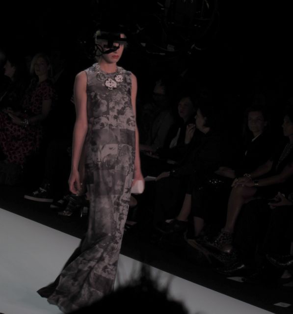 runway look at Isaac Mizrahi runway look at Isaac Mizrahi