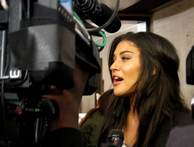 Jessica Szohr talks "mid-calf" backstage Jessica Szohr talks "mid-calf" backstage