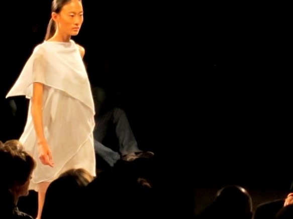 runway look from BCBGMAXAZRIA runway look from BCBGMAXAZRIA