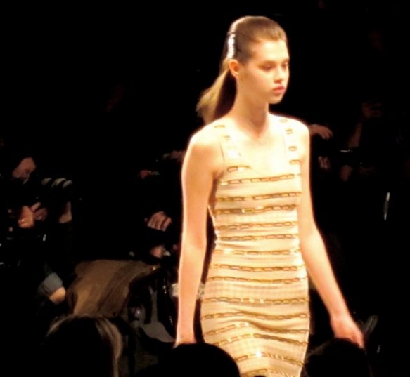 Bandage dress lined with gold Bandage dress lined with gold