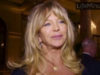 Previous Article Goldie Hawn Talks Mother's Day