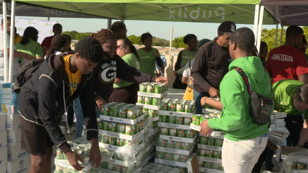 Publix, giving back, donating food, donations, hunger, lifeminute, supermarket, lifeminute, lifeminute.tv