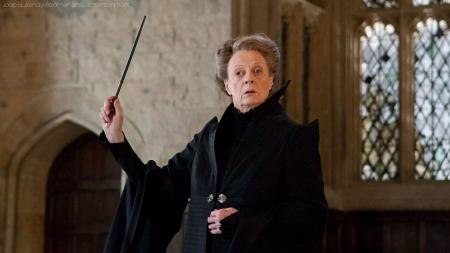 Actress Maggie Smith dies at 89