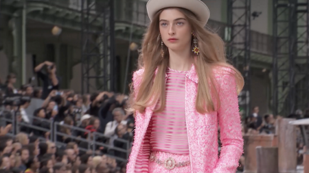 Paris Fashion Week, Agnès B., Chanel, Spring 2020, Andrew Gn, fashion, Akris, Guy Laroche, fashion trends, spring 2020 trends, lifeminute, lifeminute.tv 