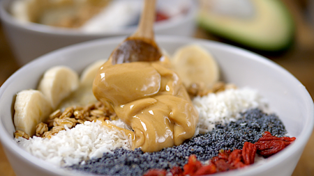 Benefits of Peanut Butter and the Best Ways to Eat It 