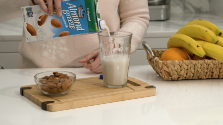 Almond Breeze, Almond milk, milk substitute, plant-based diet, nutritional facts, food labels, reading food labels, almonds, health, Read It Before You Eat It – Taking You from Label to Table, Bonnie Taub-Dix, lifeminute, lifeminute.tv