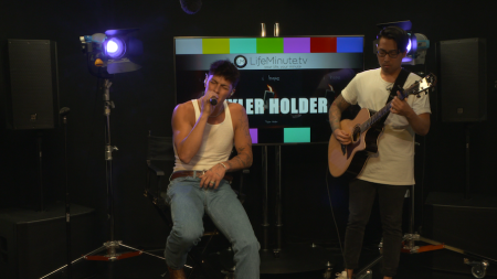 TikTok Sensation Tayler Holder Gives a Raw Performance of New Single “I Hope” and Explains the Personal Meaning Behind It