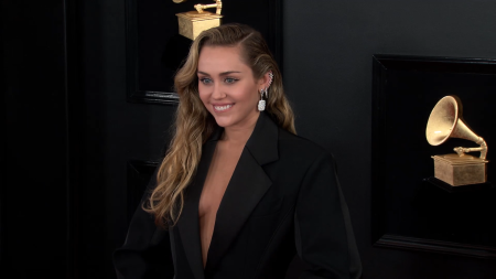 Jamie Lee Curtis Turns 67, Mark Ruffalo 58, Scarlett Johansson is 41, Miley Cyrus 33, Hailey Bieber Celebrates 29