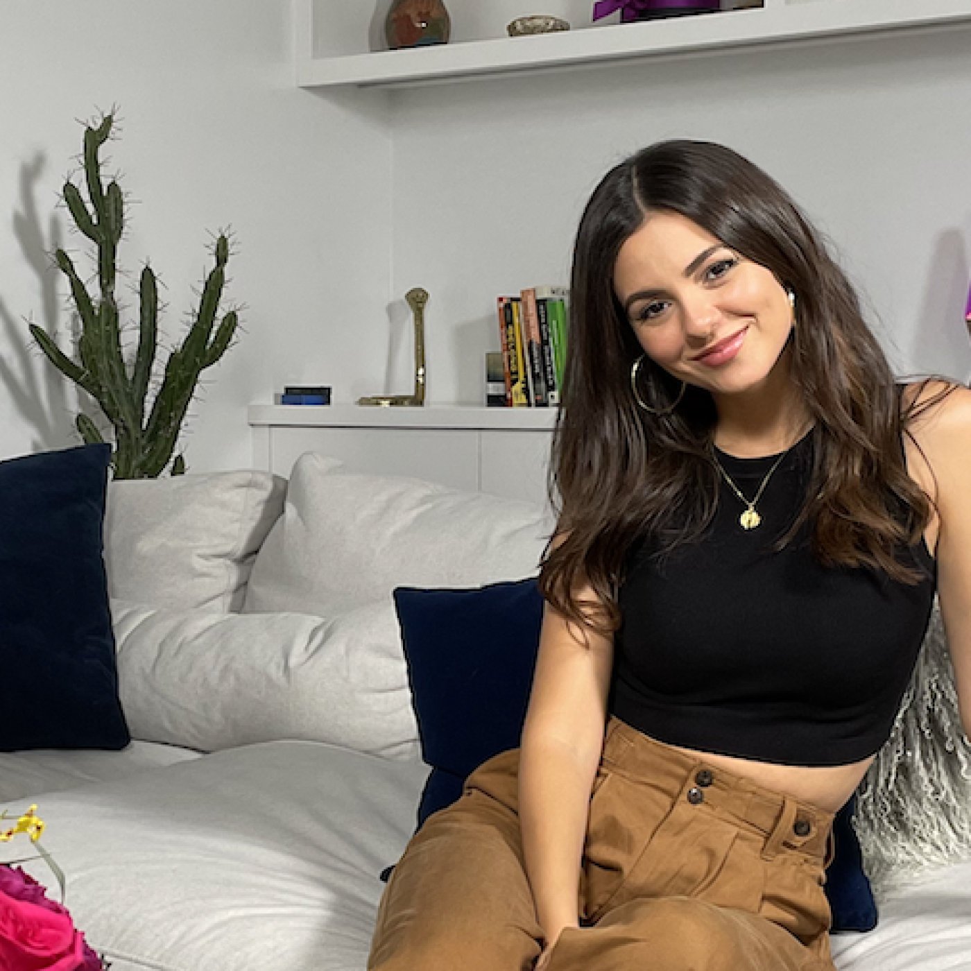 Victoria Justice Talks New Song, Travel, How She De-Stresses and Life Advice episode artwork