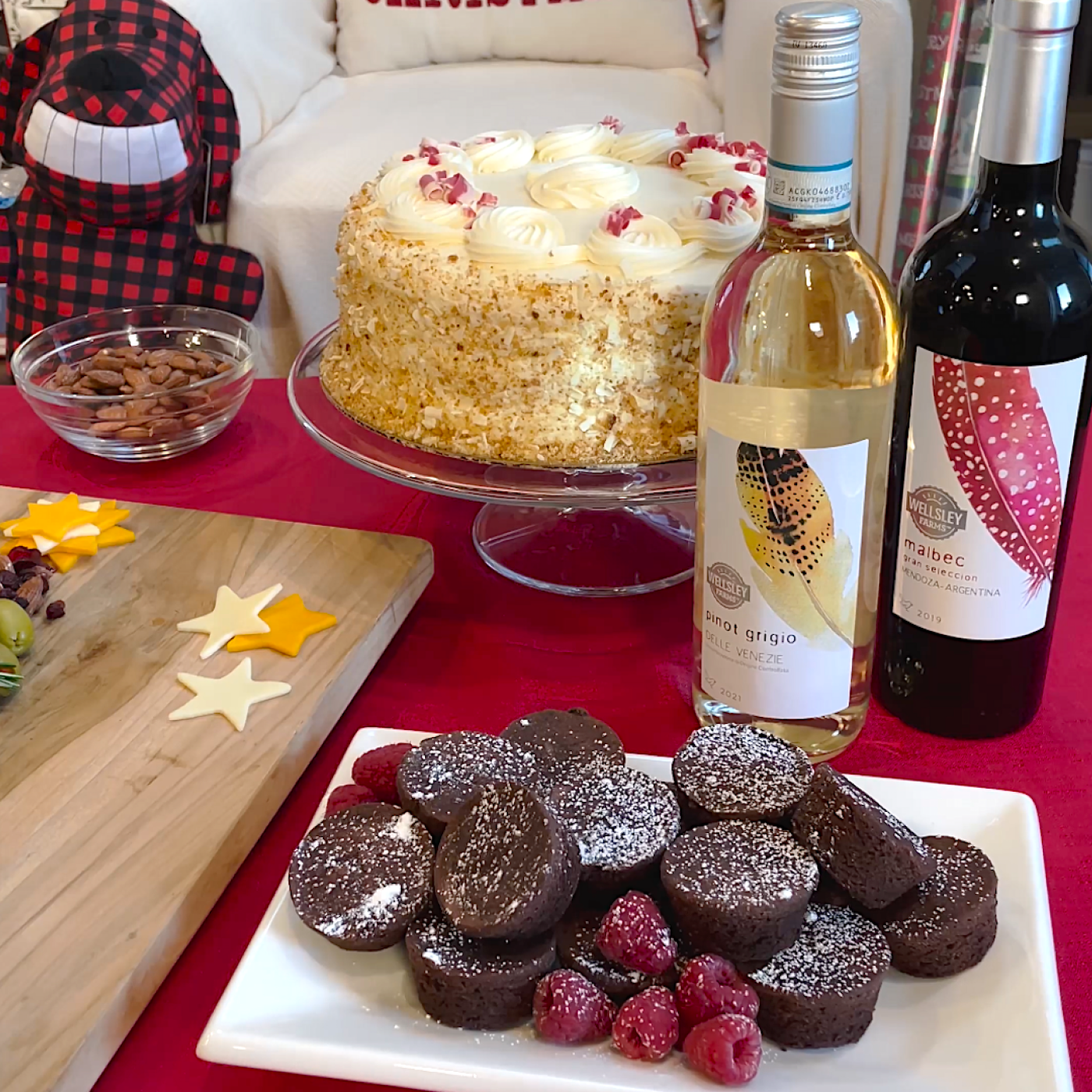 Holiday Hacks for Gifting, Eats, Décor, and More episode artwork