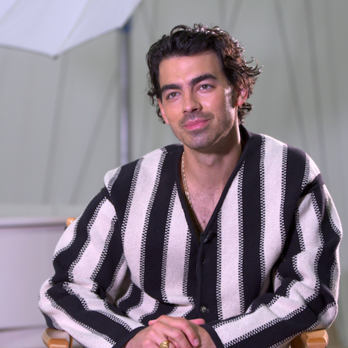 Joe Jonas on 'Life Changing' Procedure to Correct Vision episode artwork
