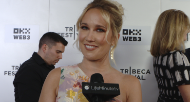 Anna Camp Shares How She Decompresses After Being on Set