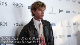 mgk honored with Style Icon