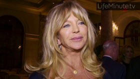 Goldie Hawn Talks Mothers Day